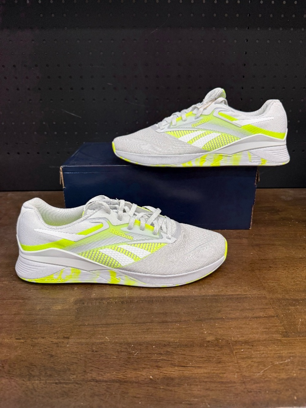 New W/O Box! Men's Reebok Nano X4 'Moon Digital Lime' Grey Neon Gym Sneakers